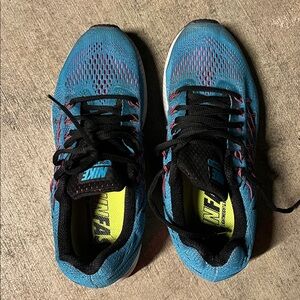 Nike Teal and Black Athletic Sneakers